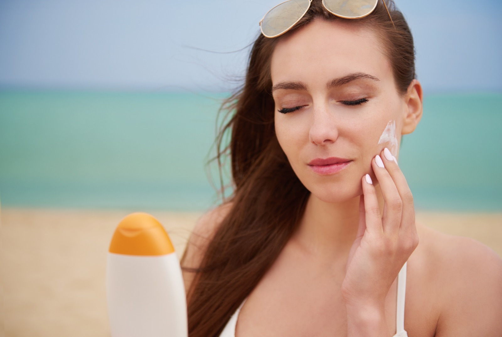 UV filter skin care ingredients and sunscreen raw materials used in advanced sun protection formulations.